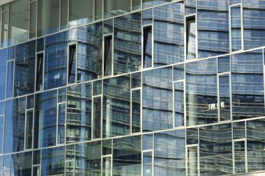 Milano 'daki Gae Aulenti meydanında modern binalar