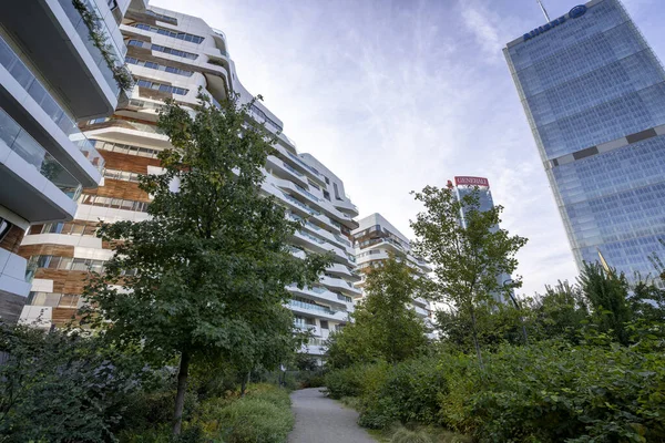 Şehir yaşamındaki Hadid binaları, Milan
