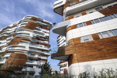 Şehir yaşamındaki Hadid binaları, Milan