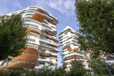 Şehir yaşamındaki Hadid binaları, Milan