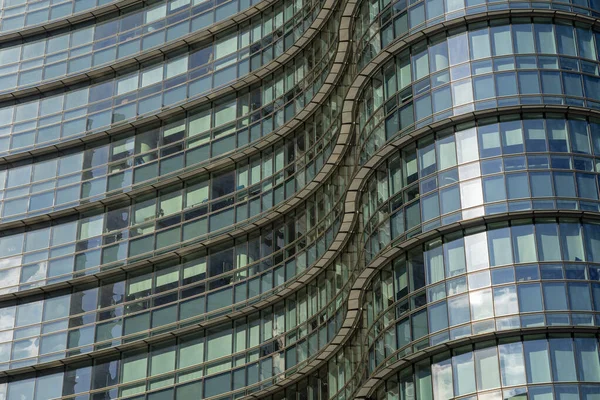 Edificios modernos en la plaza Gae Aulenti de Milán — Foto de Stock