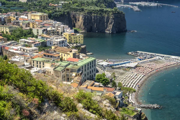 Meta di Sorrento, Neapol: letní pobřeží — Stock fotografie