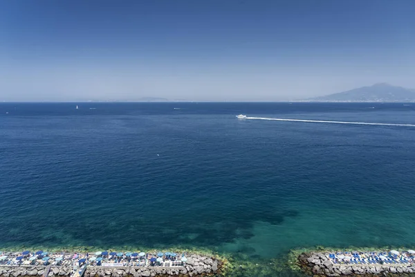 Sorrento, Neapel: kusten på sommaren — Stockfoto