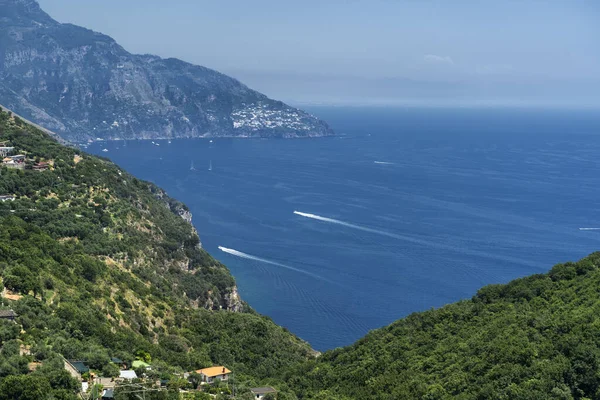 Costiera Amalfitana, Italien, kusten på sommaren — Stockfoto