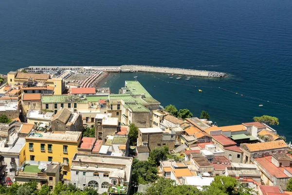 Meta di Sorrento, Neapol: wybrzeże w lecie — Zdjęcie stockowe