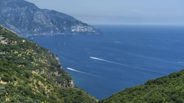 Costiera Amalfitana, Italien, kusten på sommaren — Stockfoto