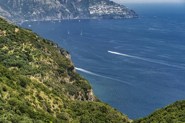 Costiera amalfitana, italien, die Küste im Sommer — Stockfoto