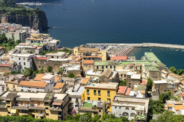 Meta di sorrento, Neapel: die Küste im Sommer — Stockfoto