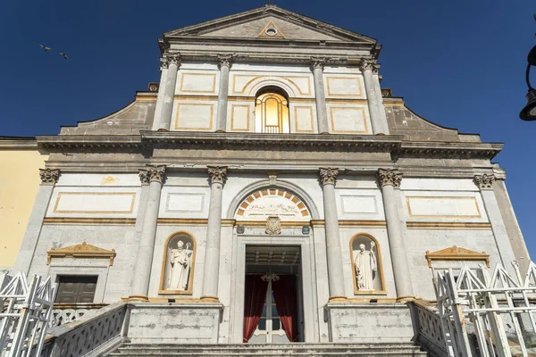 Avellino, Italia: fachada de la catedral — Foto de Stock