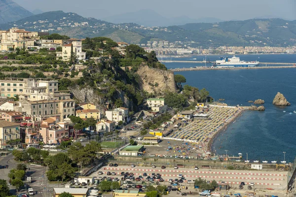 Costiera amalfitana, italien, die Küste im Sommer: vietri sul mare — Stockfoto