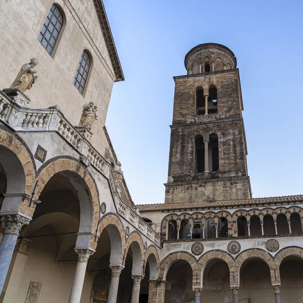 Salerno, Itálie: historická katedrála — Stock fotografie