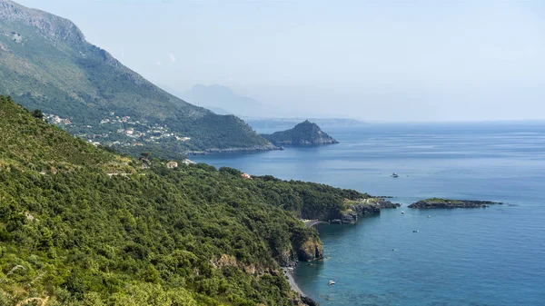 De kust van Maratea, Zuid-Italië, in de zomer — Stockfoto