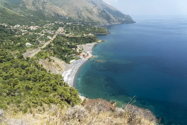 Marateas kust, södra Italien, på sommaren — Stockfoto