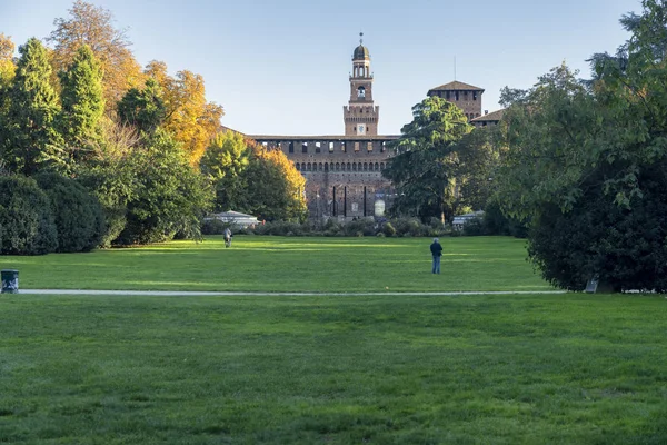 Milan, Sempione Parkı Kasım 'da