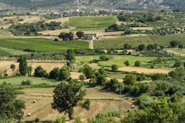 İtalya, Calabria 'da yaz manzarası, Castrovillari yakınlarında.