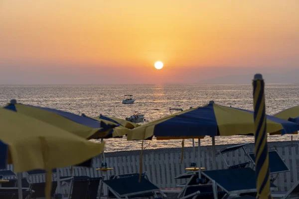Scalea strandja, Calabria, Olaszország, este — Stock Fotó