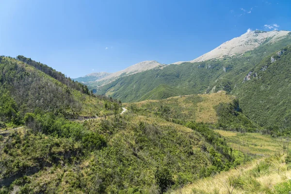 Mormanno yakınlarındaki manzara, Calabria