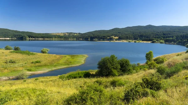 Paisaje de verano a lo largo de la carretera a Camigliatello, Sila. Cecita l — Foto de Stock