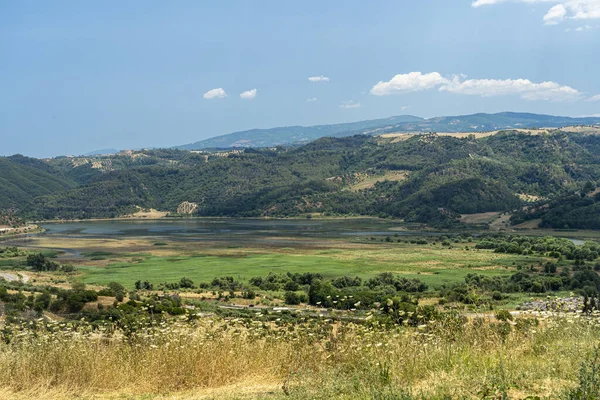 Летний пейзаж в Калабрии, Италия, рядом с Тарсией — стоковое фото
