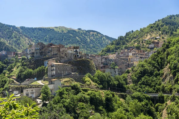 Longobucco, villaggio nel parco naturale della Sila, Calabria — Foto Stock