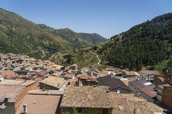 Longobucco, villaggio nel parco naturale della Sila, Calabria — Foto Stock