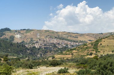 Oriolo, Ferro Nehri vadisinde, Calabria, İtalya
