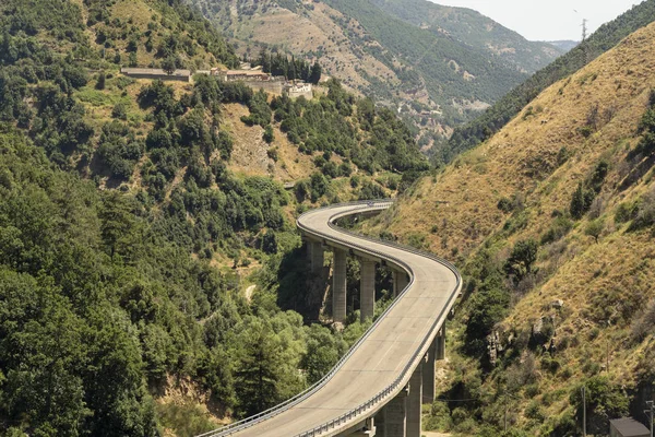 Vallée près de Longobucco, Calabre, Italie — Photo