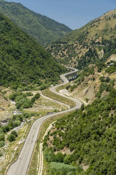 Tal bei Longobucco, Kalabrien, Italien — Stockfoto