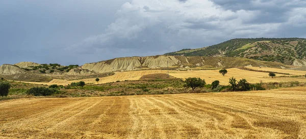 Paisagem rural na província de Matera no verão — Fotografia de Stock