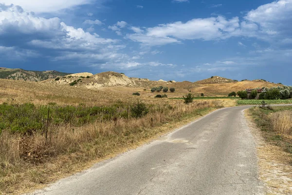 Ländliche Landschaft in der Provinz Matera im Sommer — Stockfoto