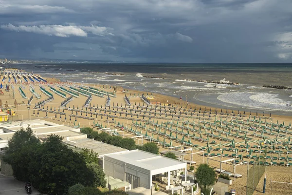Termoli, Itálie, a její pláž v létě — Stock fotografie