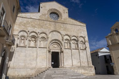 Termoli, İtalya, Katedral cephesi