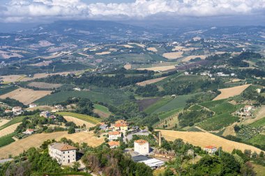 Yazın Ripatransone, Ascoli Piceno, Marches, İtalya 'dan kırsal alan