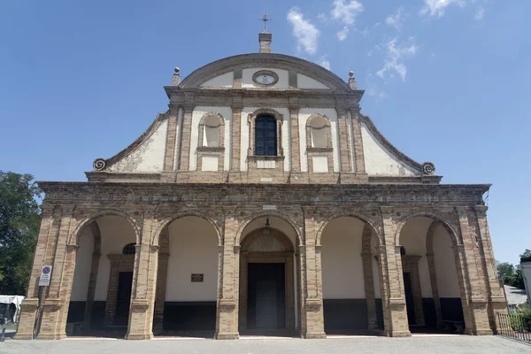 Monte Giberto Fermo Marche Italia Keskiaikainen Kylä Kirkon Julkisivu — kuvapankkivalokuva