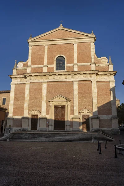 イタリア マルケ州アンコナ県ファブリアーノ 歴史的大聖堂の外観 — ストック写真