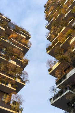 Bosco Verticale, Milan, Lombardy, İtalya 'da bitkileri olan modern kuleler