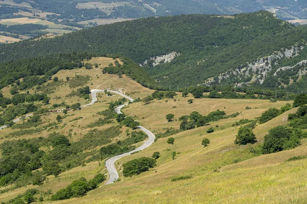 Paesaggio Montano Vicino Monte Cucco Tra Marche Umbria Estate — Foto Stock