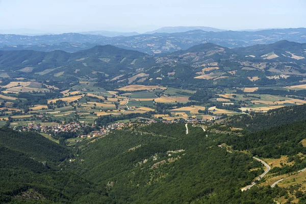 Bergslandskap Nära Monte Cucco Mellan Marche Och Umbrien Italien Sommaren — Stockfoto