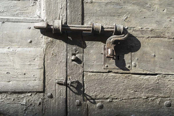 グビオ ペルージャ ウンブリア イタリア 中世都市の歴史的建造物 木造扉 — ストック写真
