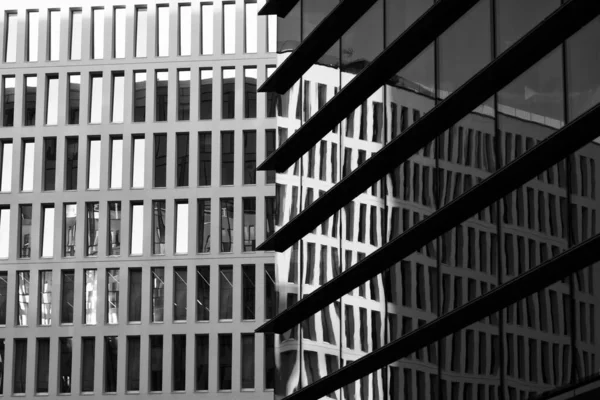 Milan Lombardy Italy Modern Buildings Alvar Aalto Square Reflections Black — Stock Photo, Image