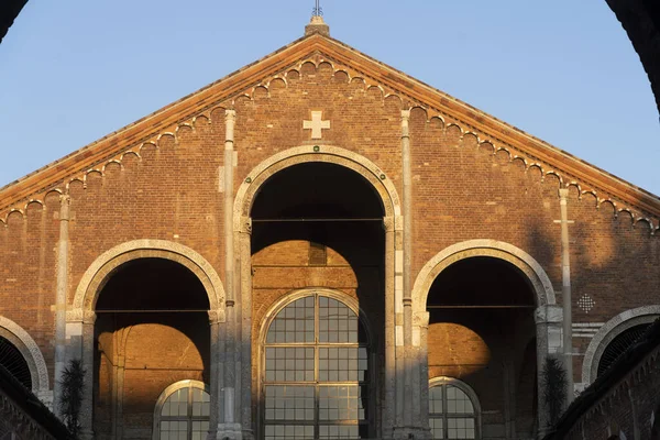 Milan Lombardie Itálie Exteriér Středověkého Kostela Sant Ambrogio Fasáda — Stock fotografie