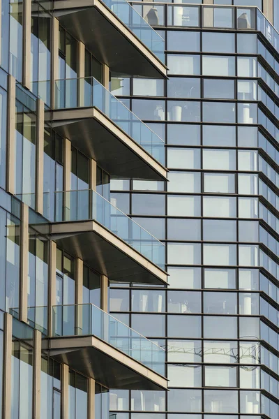 Milan, Lombardy, İtalya: Alvar Aalto Meydanı 'ndaki modern binalar.