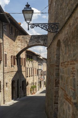 Citerna 'nın eski tipik caddesi, İtalya' nın Toskana eyaletinde tarihi bir köy.