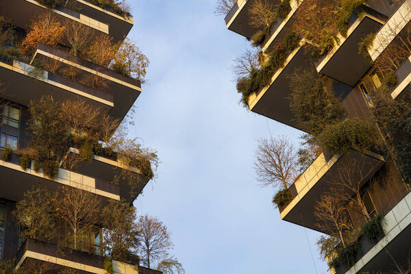 Bosco Verticale, современные туалеты с растениями в Милане, Ломбардия, Италия
