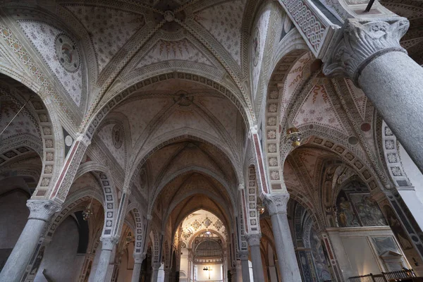 ミラノ ロンバルディア イタリア サンタ マリア デッレ グラツィエの歴史的教会の内部 — ストック写真