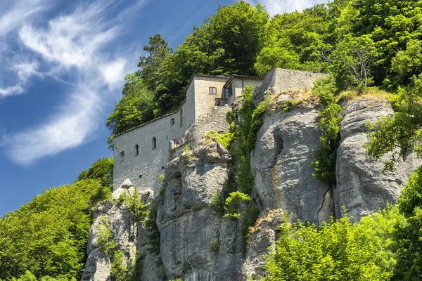İtalya 'nın Toskana eyaletindeki La Verna Ortaçağ Manastırı.