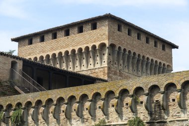 Forli, Emilia Romagna, İtalya 'daki ortaçağ şatosunun dışı
