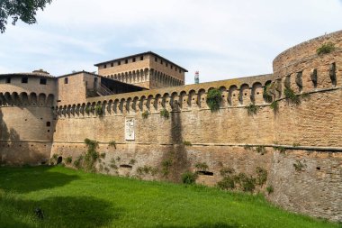 Forli, Emilia Romagna, İtalya 'daki ortaçağ şatosunun dışı