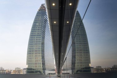 Milan, Lombardy, İtalya: Citylife 'ın modern Libeskind kulesi. Yansıma