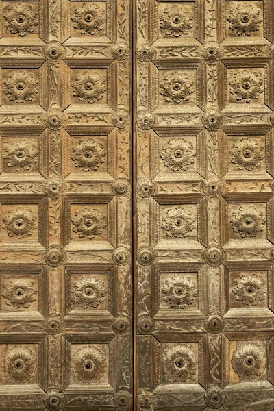 イタリアのエミリア ロマーニャ州パルマの中世の大聖堂 ドゥオーモ の外観 — ストック写真